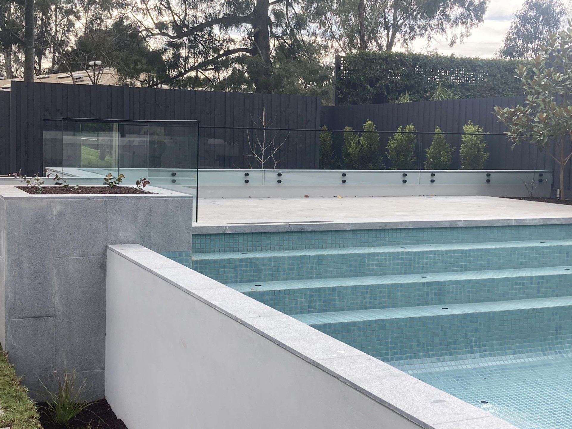 Frameless Pool Surround