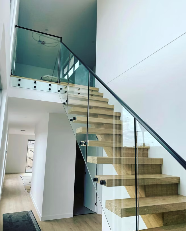 Floating Glass Balustrade Staircase